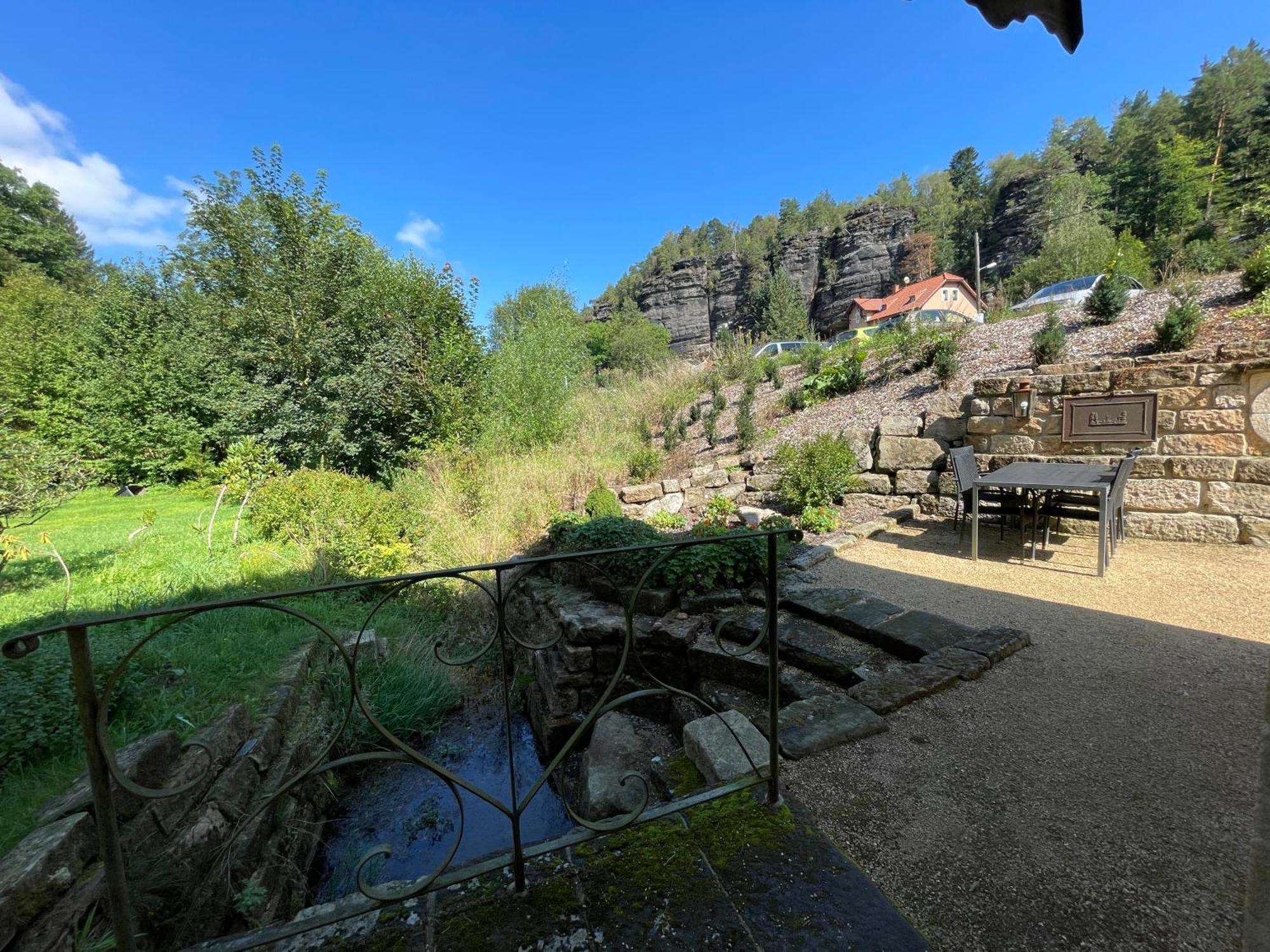 Ferienwohnung Parkblick Im Badehaus Rosenthal-Bielatal Bagian luar foto